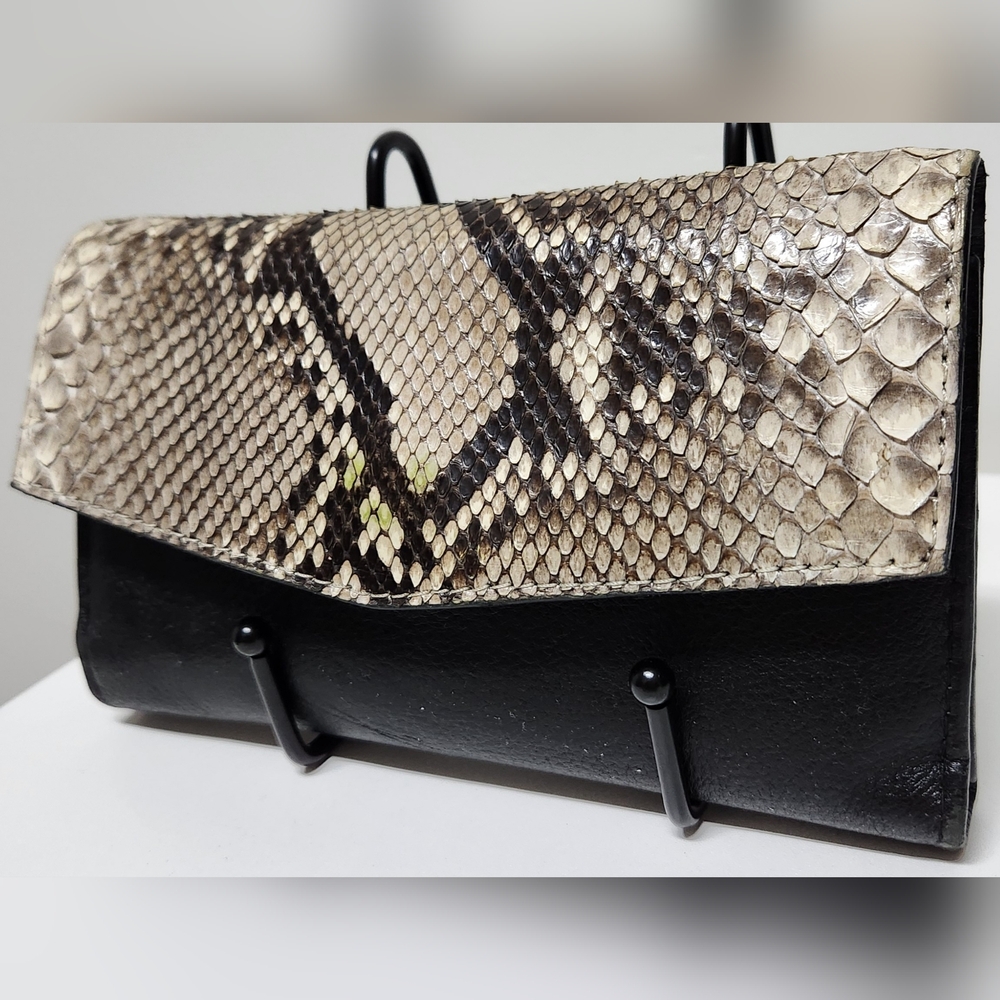 PAUL & TAYLOR Women's Snakeskin Leather Trifold Wallet